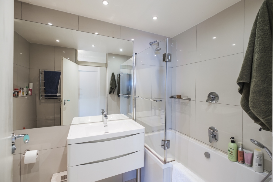 To Let 2 Bedroom Property for Rent in Sea Point Western Cape